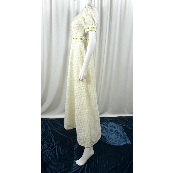Vintage 1960’s Eyelet Floral Lace Maxi Dress in White + Yellow • Gown - XS/S - Picture 7 of 9